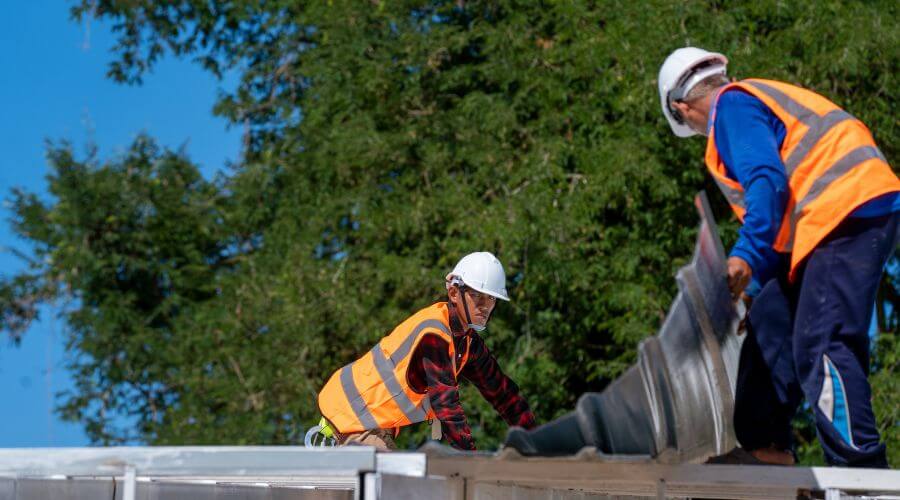 Professional gutter cleaning in New Providence, IA